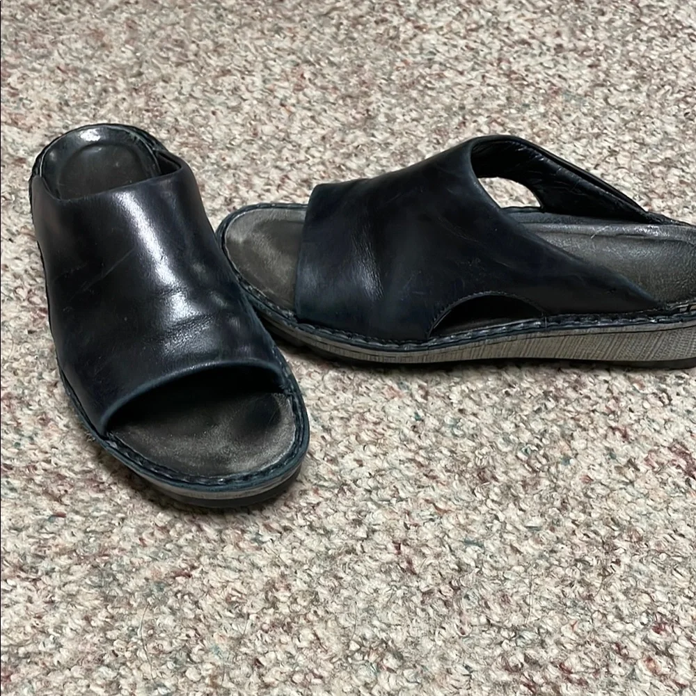 Naot Black Leather wedge Slide Sandals - Picture 1 of 10